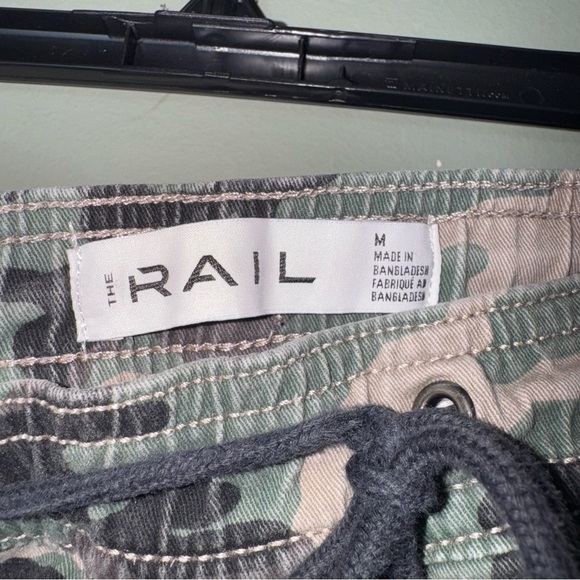 The RAIL‎ Men’s Green Camo Joggers Size Medium - Picture 2 of 4
